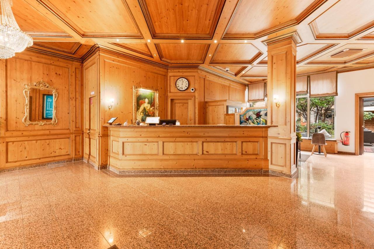 King's Center Superior Hotel 3*